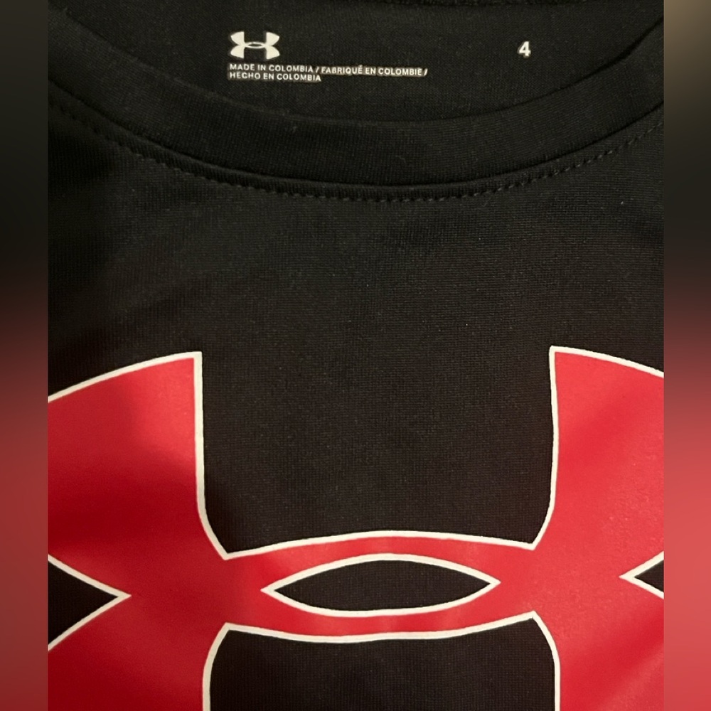 Under Armour Kids Black Long Sleeve Tee with Red Logo - Size 4 - Picture 6 of 6